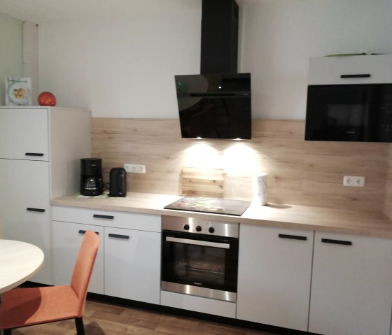 K&uuml;che:K&uuml;hl-Gefrierk; Induktion;Backofen;Mikrowelle, &copy; Nordeifel Tourismus GmbH & Ferienwohnung Cocko