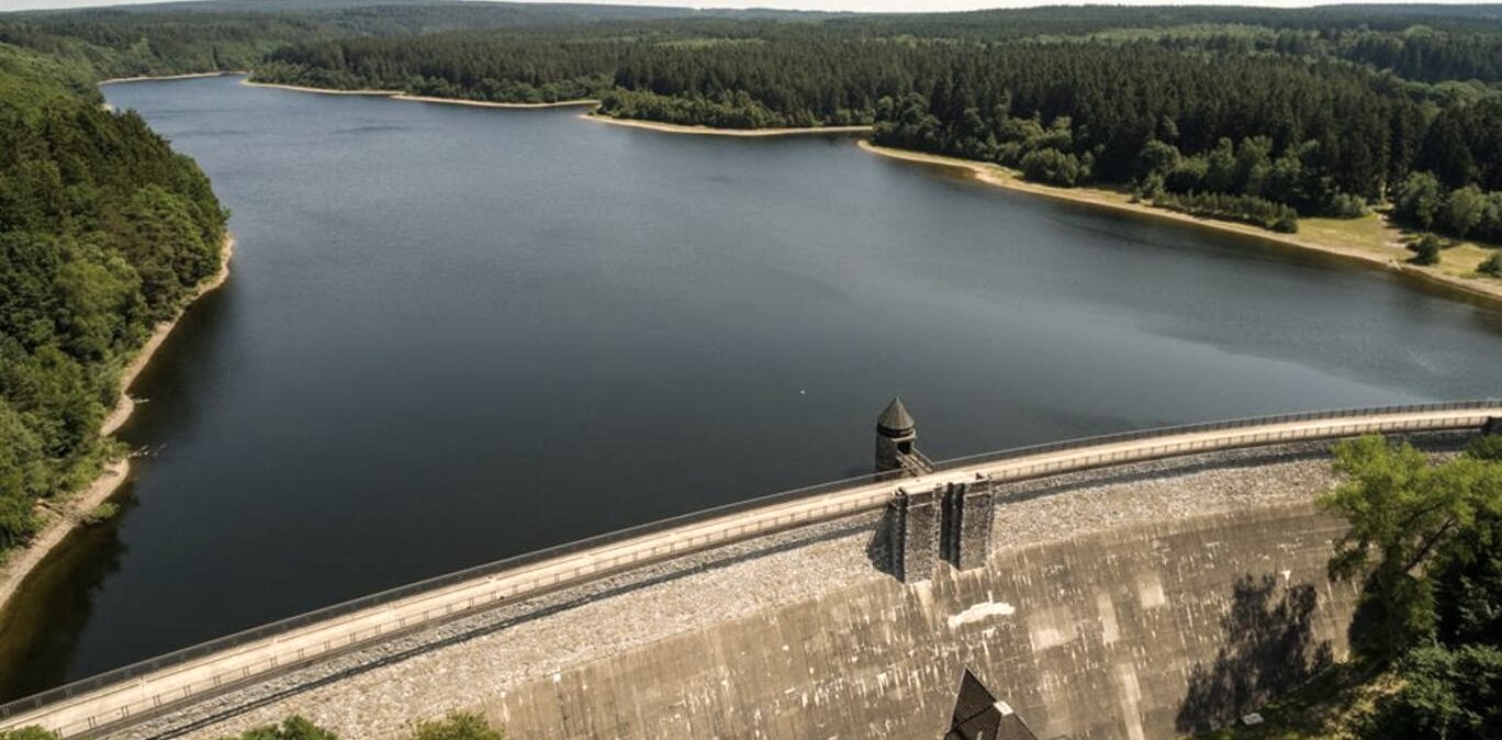 Dreil&auml;gerbachtalsperre mit Staumauer, &copy; Eifel Tourismus GmbH / D. Ketz