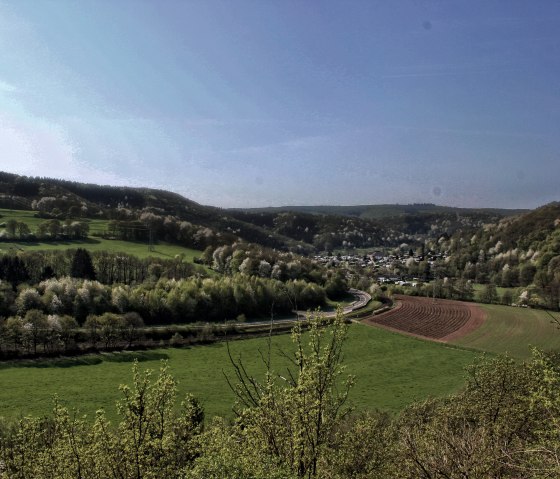 Hiking with a view of Blens