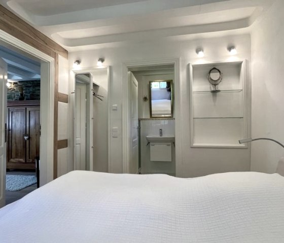 3c8bd9fb-9c0e-4f8b-8dcd-4c03352b4875