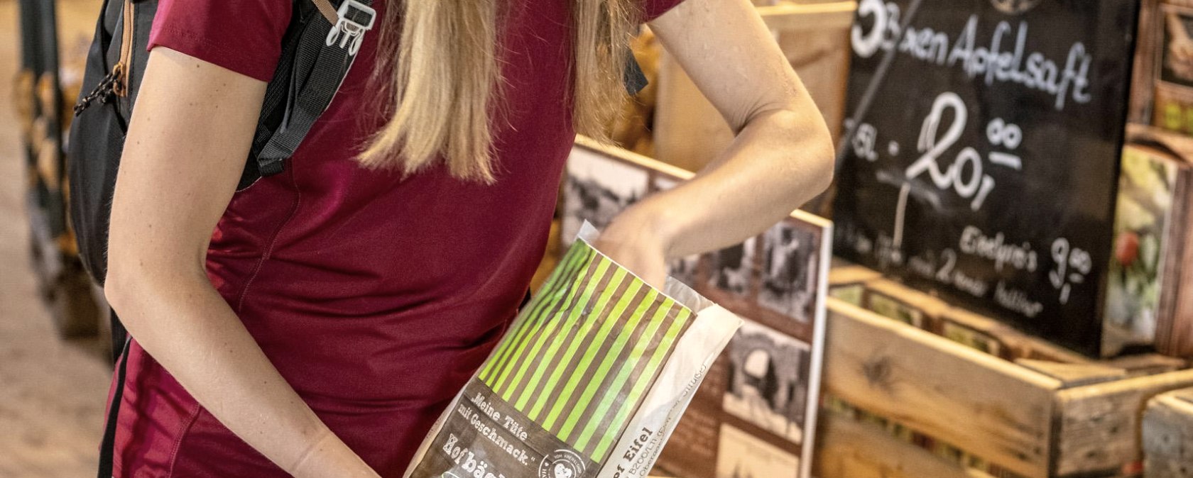 Einkaufen auf dem Markt, © Eifel Tourismus GmbH - Dominik Ketz