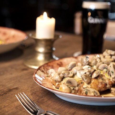 Irish Pub in Gillenfeld, &copy; Andi Goltz/ Phormat.de