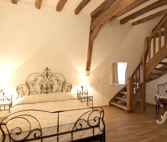 Familien-Zimmer, &copy; Nordeifel Tourismus GmbH & Burghaus undVilla Kronenburg