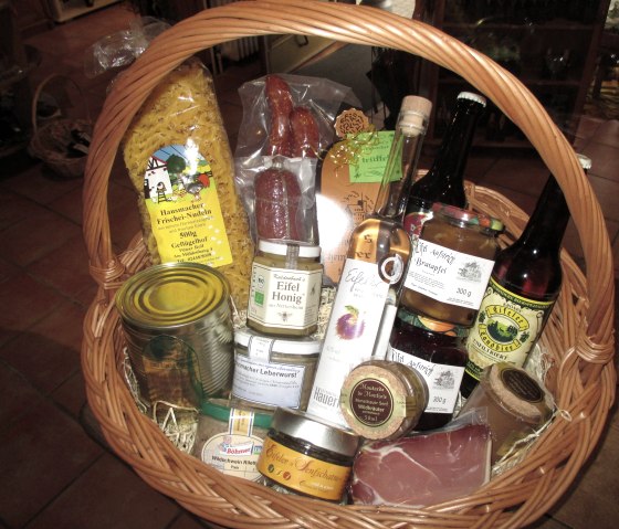 Eifel-L&auml;dchen Geschenkkorb, &copy; Heike Holzem