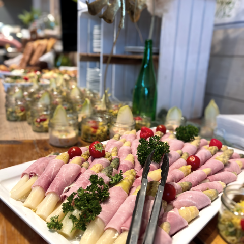 Spargelbuffet, &copy; Krewelshof