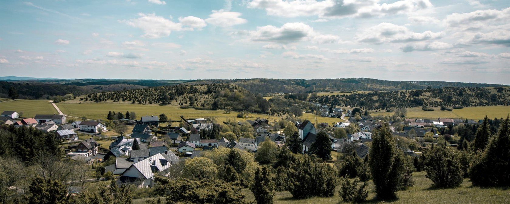 Ausblick auf Landschaft und Häuser, © Gemeinde Blankenheim