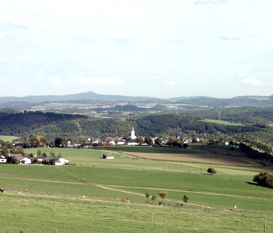 blick-auf-uexheim, &copy; esther-erharter-tourist-information-gerolsteiner-land