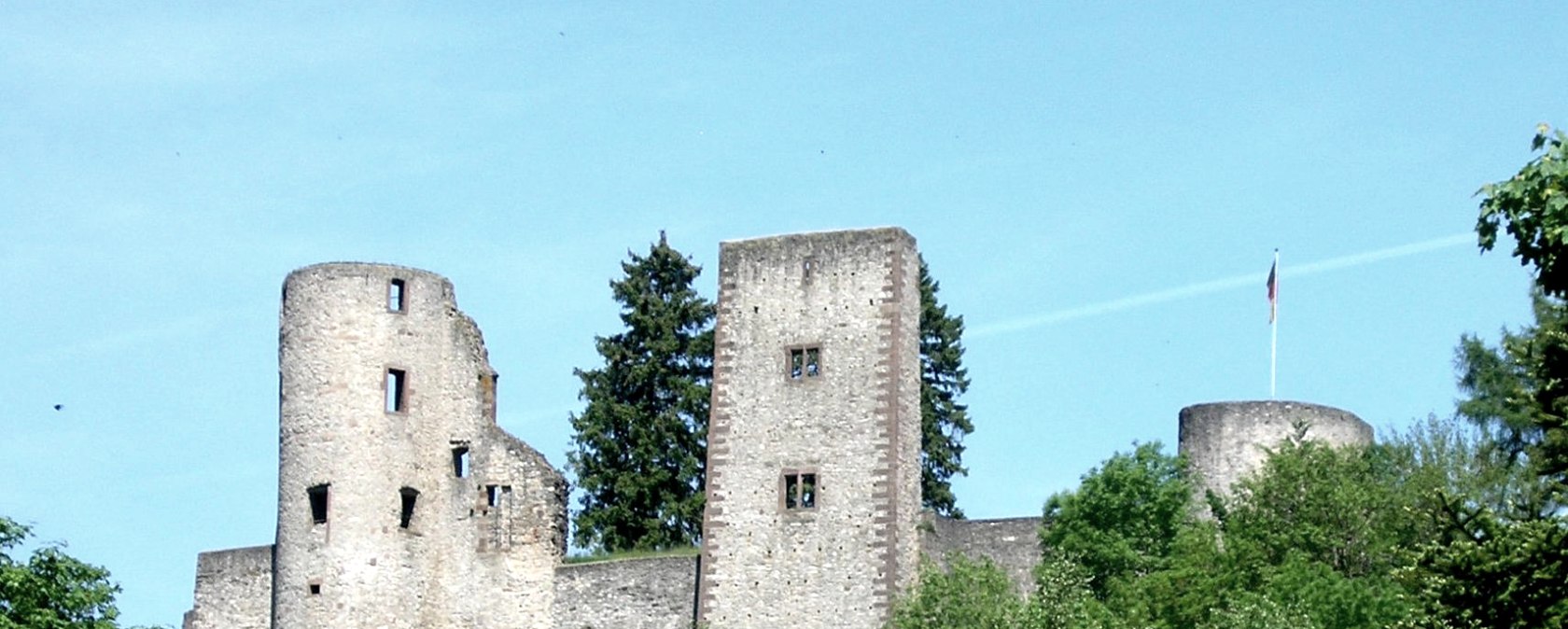 Sch&ouml;necken Castle Ruins, &copy; Tourist-Information Pr&uuml;mer Land/Fotograf M. Schuler