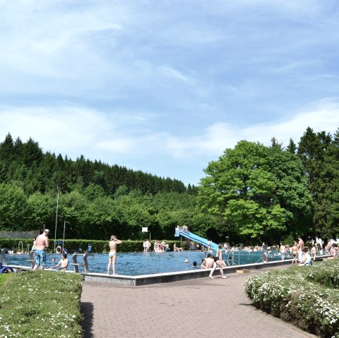 City of Pr&uuml;m Outdoor pool 1, &copy; Tourist-Information Pr&uuml;mer Land, Manfred Schuler