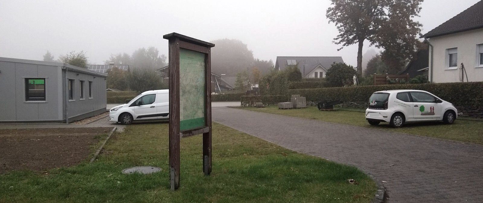 Wanderparkplatz Dorfplatz Rollesbroich, &copy; Rursee-Touristik GmbH