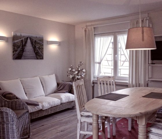 Upper apartment - eat-in kitchen