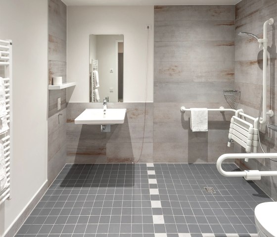 Bathroom handicapped accessible, &copy; www.hmp-architekten.de & Nordeifel Tourismus GmbH