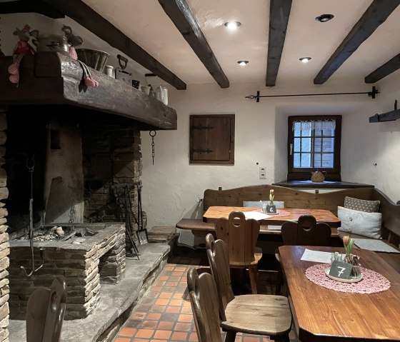 Cafe, &copy; Nordeifel Tourismus GmbH & Burghaus und Villa Kronenburg