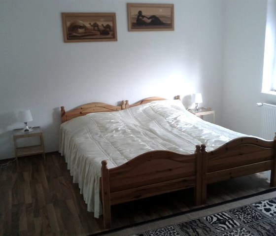 Bedroom, © Nordeifel Tourismus GmbH & Ferienwohnung Weiler