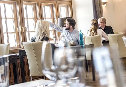 gemütliche Essensatmosphäre, © Restaurant Kaiserblick