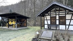 D&ouml;rpes Backes und ehemalige Postkutsche, &copy; Rursee-Touristik GmbH