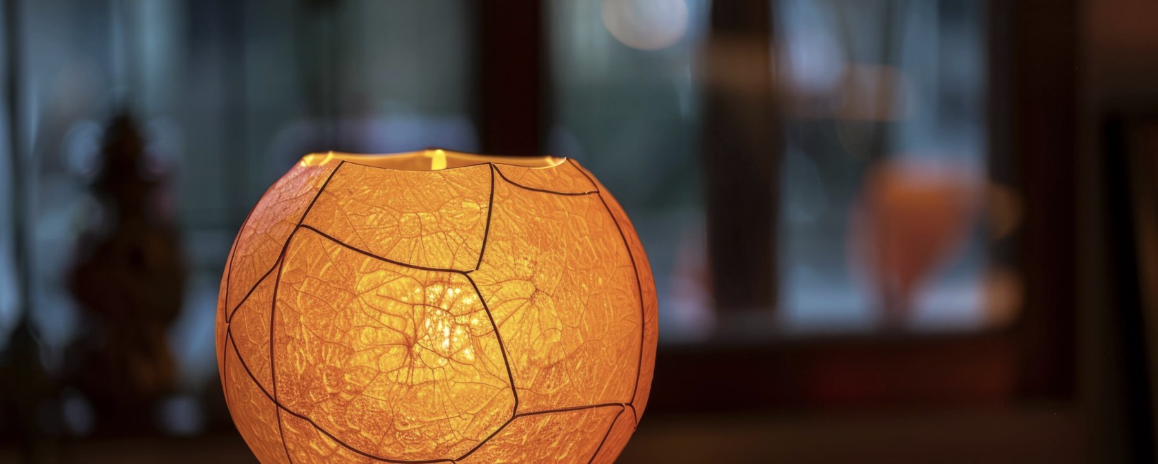 Making table lanterns, © Freepik