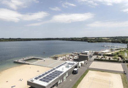Badebereich im Seepark Z&uuml;lpich, &copy; Eifel Tourismus GmbH, Tobias Vollmer-gef&ouml;rdert durch REACT-EU