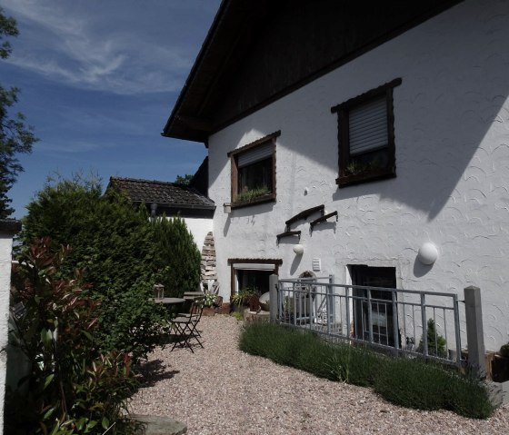 hausfront01, &copy; Nordeifel Tourismus GmbH & Ferienhaus eifel-m&ouml;kki