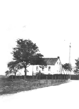Haus und Kreuz, &copy; Sammlung Hamacher