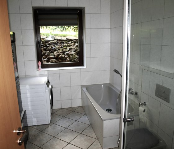 Badezimmer_, © Nordeifel Tourismus GmbH & Jundels FeWo