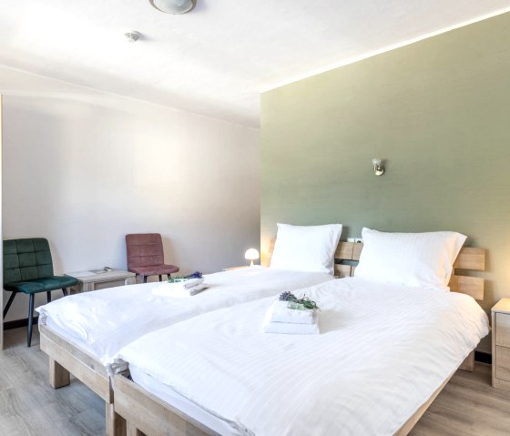 Room with double bed, &copy; Frank Wiesen