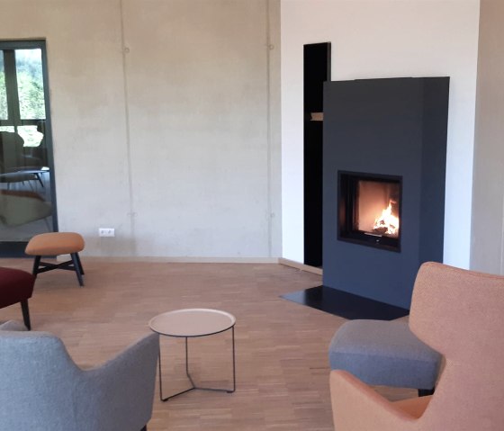 Fireplace lounge, &copy; Nordeifel Tourismus GmbH & Jugendherberge Vogelsang