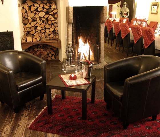 fireplace room, &copy; Nordeifel Tourismus GmbH & Burghaus und Villa Kroneneburg