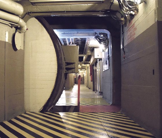 MAN Rolltor Regierungsbunker, &copy; Bunker-Dokumentationsst&auml;tten, Marienthal