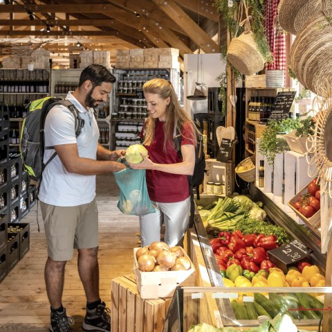 Einkaufen auf dem Markt, © Eifel Tourismus GmbH - Dominik Ketz