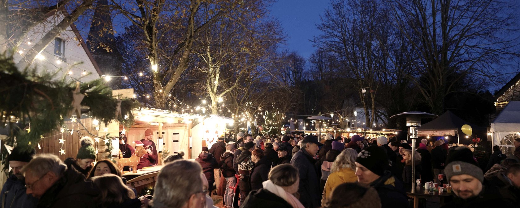 Der Weihnachtsmarkt in  Bergstein, &copy; Heinz Heinrichs
