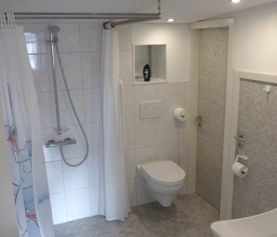 Bathroom, 2nd floor