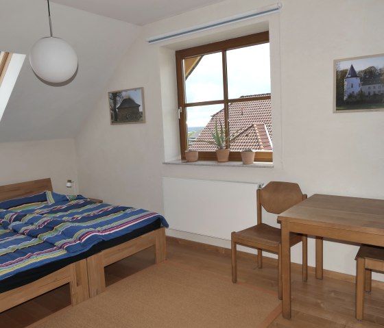 10 gr. bedroom