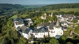 Blick auf das historische Kronenburg, &copy; Eifel Tourismus GmbH, Dominik Ketz