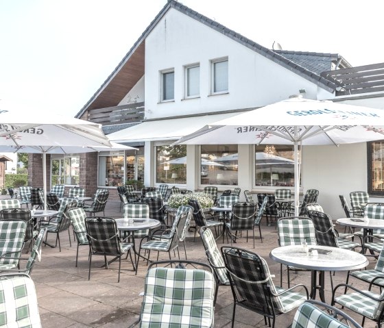 Seating on the terrace, &copy; Caf&eacute; Flink