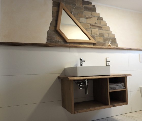 Bad im Wellnessbereich, &copy; Nordeifel Tourismus GmbH & Ferienwohnung Sternenblick Hellenthal