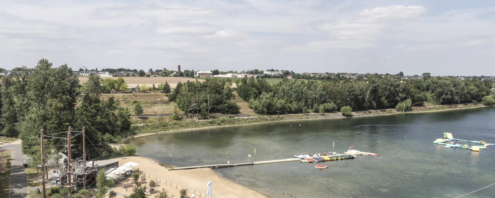 Badestrand und Bootsverleih im Seepark Zülpich, © Eifel Tourismus GmbH, Tobias Vollmer-gefördert durch REACT-EU