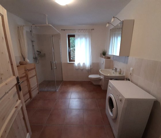 Badezimmer, &copy; Nordeifel Tourismus GmbH & Ferienwohnung Bremer