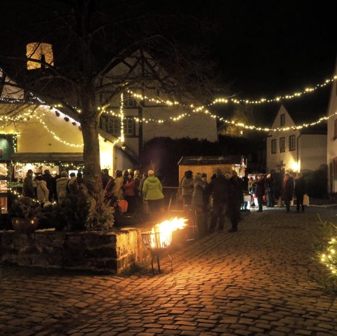 Weihnachtliche Stimmung in Kronenburg, &copy; Vereinsgemeinschaft Kronenburger Weihnachtsmarkt