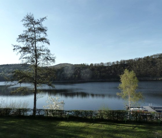 Blick vom Ferienhaus auf den See, &copy; Ewert