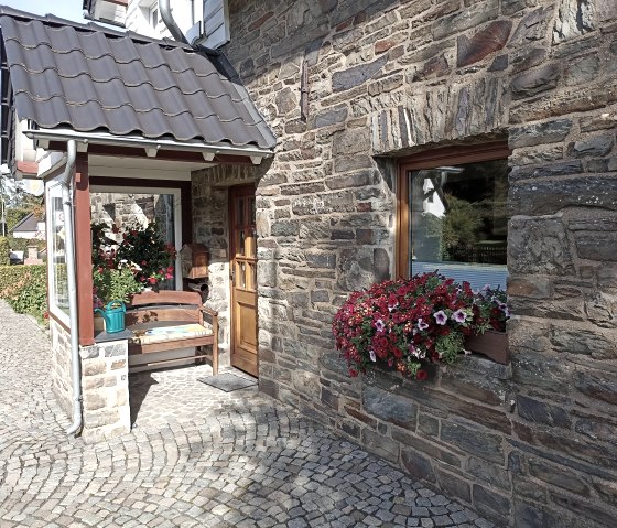 Eingang Stra&szlig;e