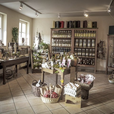 The Arens farm store offers a wide range of products, &copy; Keller Art Design