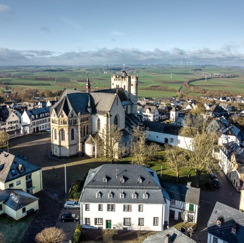 Blick auf M&uuml;nstermaifeld, &copy; Eifel Tourismus GmbH, Dominik Ketz