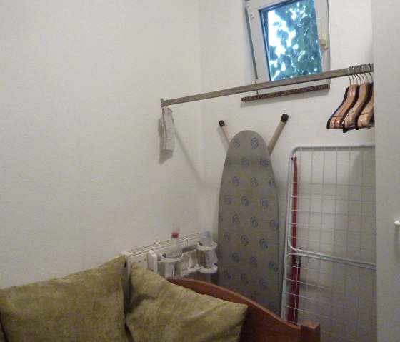 W&auml;scheaufbereitung und Schrank, &copy; Nordeifel Tourismus GmbH  & FW Schwamborn