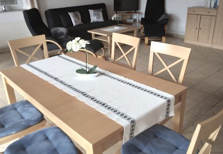 Gesamtansicht gro&szlig;er  heller Wohnraum, &copy; Nordeifel Tourismus GmbH & Ferienhaus Paul Steffens