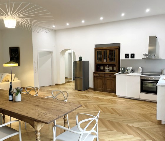 Blick in den Koch- und Essbereich