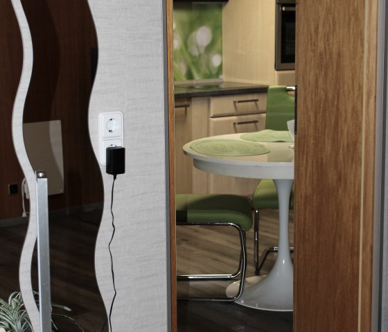 Sicht in die K&uuml;che vom Wohnraum, &copy; Nordeifel Tourismus GmbH  & FW Schwamborn