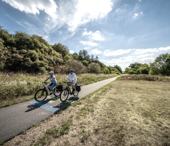 Radfahren auf alten Bahntrassen in der Eifel, &copy; Eifel Tourismus GmbH, Dennis Stratmann