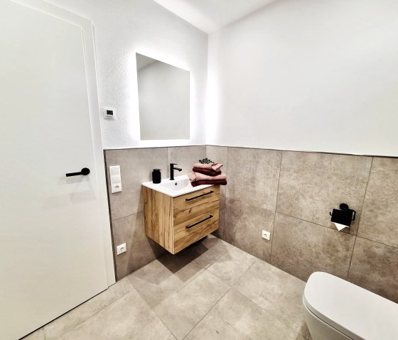 Badezimmer, &copy; Nordeifel Tourismus GmbH & Freiraum Ferienhaus