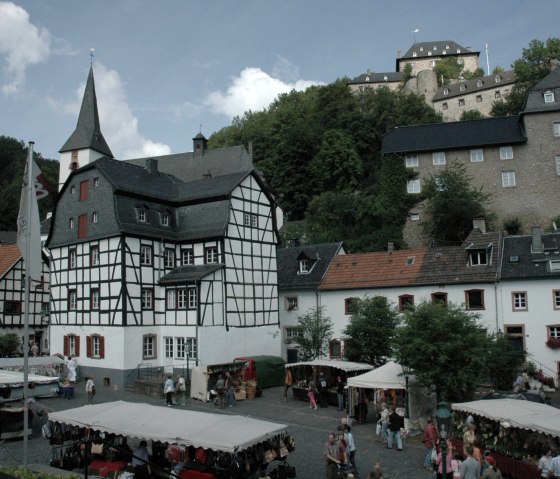 Blankenheim, &copy; Nordeifel Tourismus GmbH & Blick auf Blankenheim